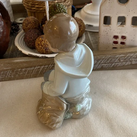 Vintage collectables Nao lladro Girl and boy with rabbits Daisa 1987